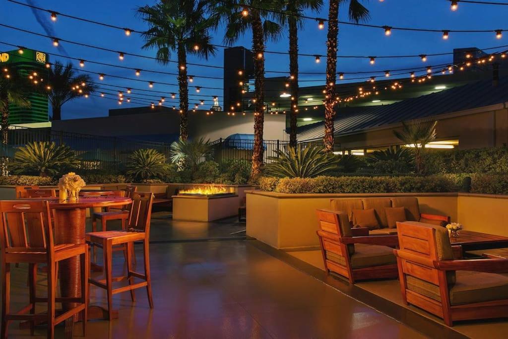The Madonna At Mgm Signature Las Vegas Exterior foto
